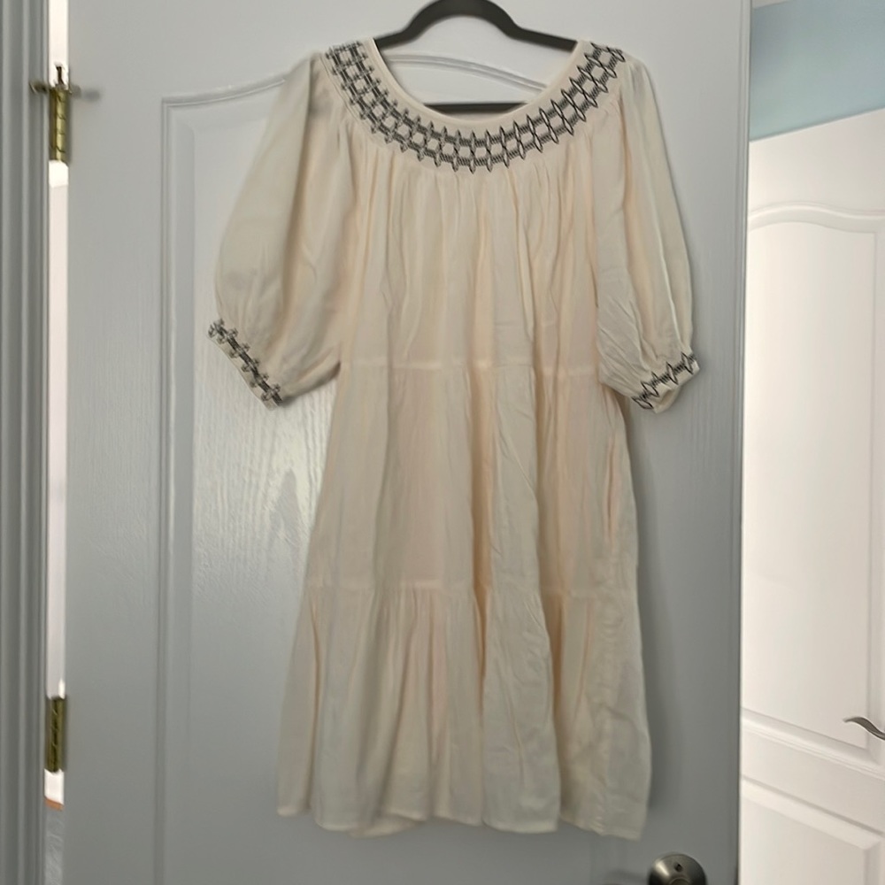 NWOT Old Navy cream colored dress size L
